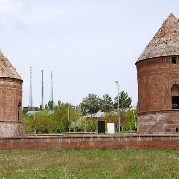 Ahlat Çifte Kümbet › Gezi Rehberi | Ahlat | Bitlis