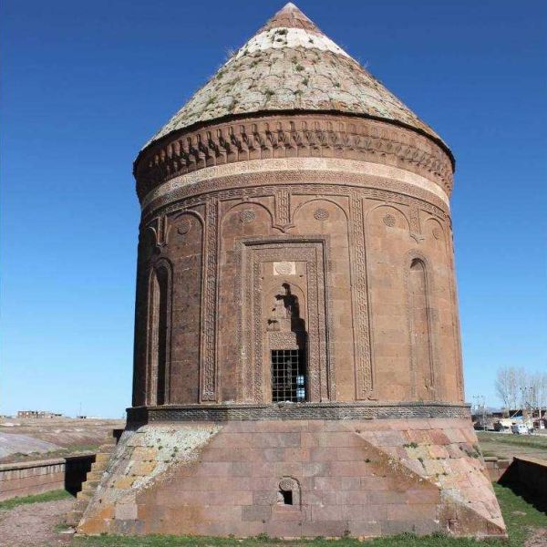 Usta Şagirt Kümbeti › Gezi Rehberi | Ahlat | Bitlis