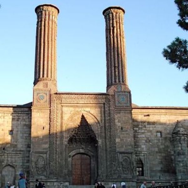 Çifte Minareli Medrese › Gezi Rehberi | Yakutiye | Erzurum