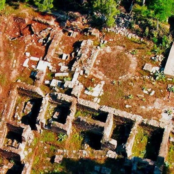 Beydağ Kalesi ve Kaya Mezarları › Gezi Rehberi | Beydağ | İzmir