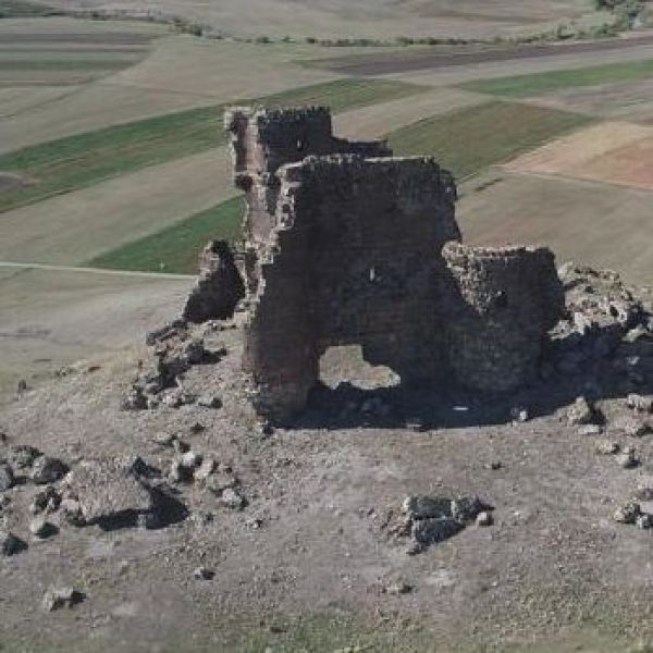 Tignis Kalesi › Gezi Rehberi | Akyaka | Kars