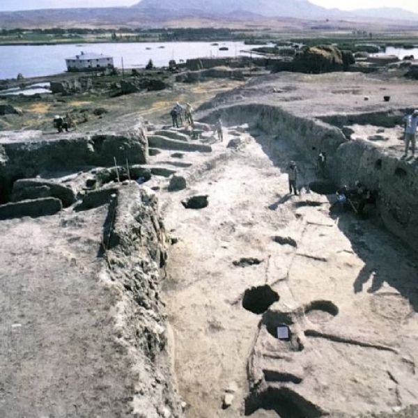 Karagündüz Höyüğü › Gezi Rehberi | İpekyolu | Van